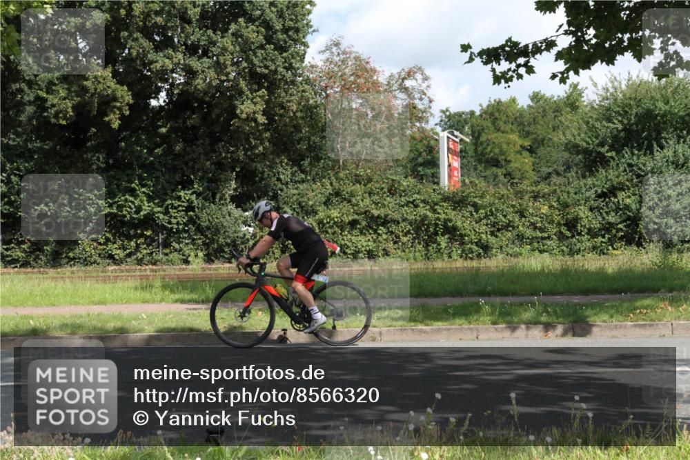 10.08.2025 - GEWOBA Citytriathlon Bremen Yannick Fuchs http://msf.ph/oto/8566320 10.08.2025 12:15:47 Radfahren 600, 626, 641, 682, 715, 824, 836, 839, 840, 859, 891, 1016, 1022 meine-sportfotos.de