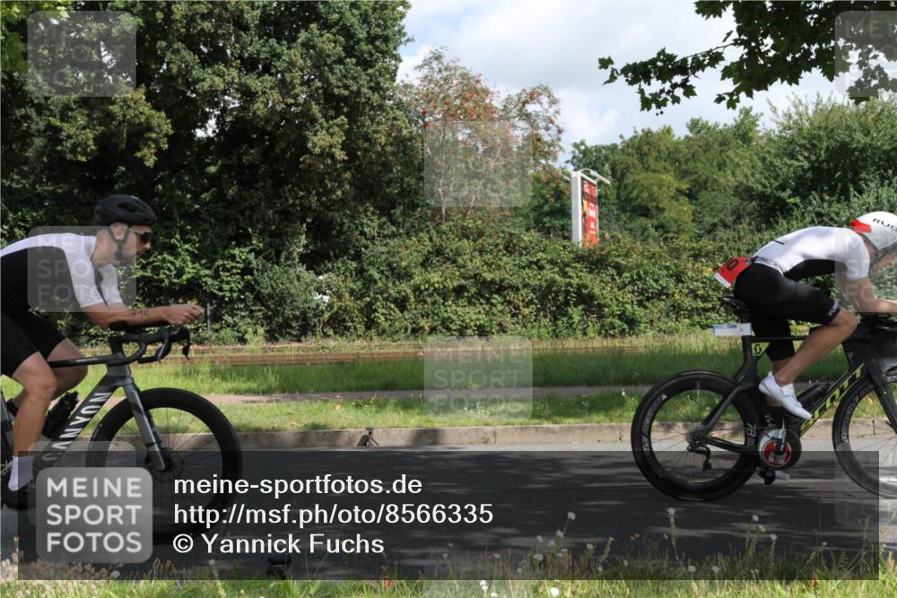 10.08.2025 - GEWOBA Citytriathlon Bremen Yannick Fuchs http://msf.ph/oto/8566335 10.08.2025 12:15:51 Radfahren 600, 626, 641, 682, 686, 707, 715, 824, 836, 839, 840, 859, 891, 1016, 1022 meine-sportfotos.de