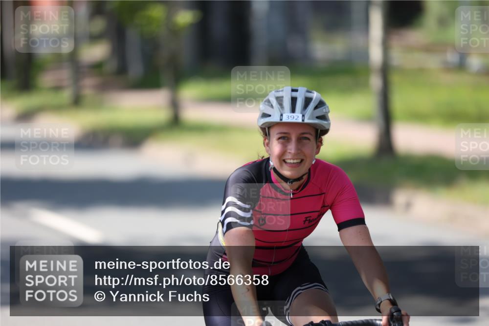 10.08.2025 - GEWOBA Citytriathlon Bremen Yannick Fuchs http://msf.ph/oto/8566358 10.08.2025 14:56:49 Radfahren 299, 392, 435 meine-sportfotos.de