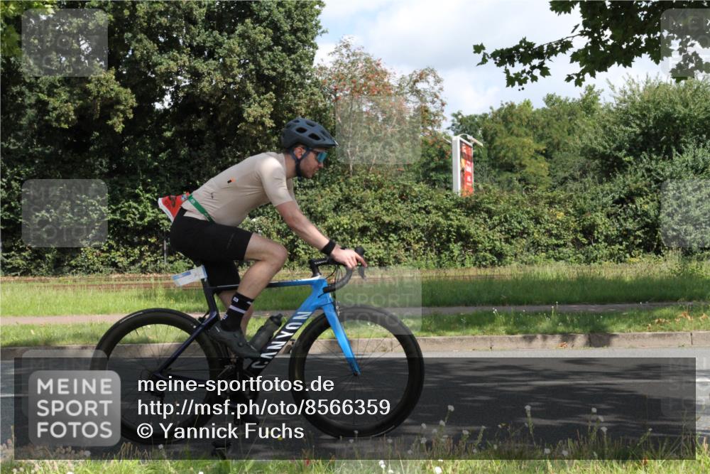 10.08.2025 - GEWOBA Citytriathlon Bremen Yannick Fuchs http://msf.ph/oto/8566359 10.08.2025 12:16:00 Radfahren 600, 654, 682, 686, 707, 715, 824, 836, 839, 840, 859, 891, 1016, 1022 meine-sportfotos.de