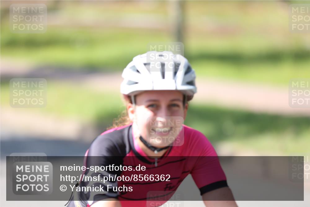 10.08.2025 - GEWOBA Citytriathlon Bremen Yannick Fuchs http://msf.ph/oto/8566362 10.08.2025 14:56:50 Radfahren 299, 392, 435 meine-sportfotos.de
