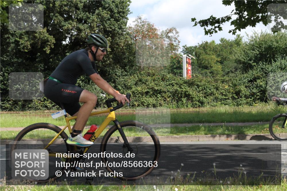 10.08.2025 - GEWOBA Citytriathlon Bremen Yannick Fuchs http://msf.ph/oto/8566363 10.08.2025 12:16:02 Radfahren 600, 654, 682, 686, 707, 715, 824, 836, 840, 859, 891, 1016, 1022 meine-sportfotos.de