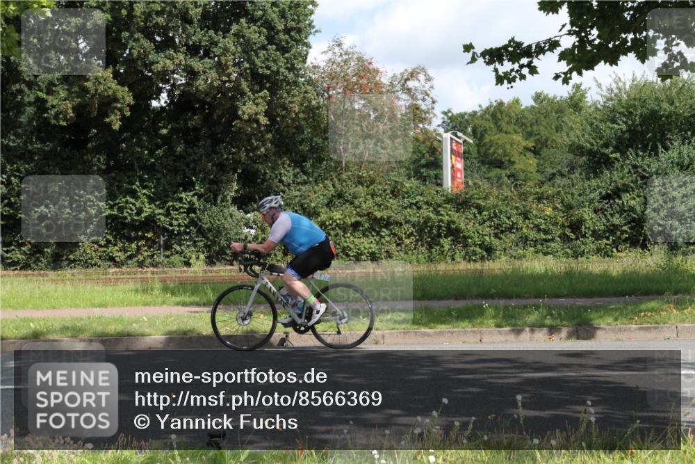 10.08.2025 - GEWOBA Citytriathlon Bremen Yannick Fuchs http://msf.ph/oto/8566369 10.08.2025 12:16:04 Radfahren 600, 654, 686, 707, 715, 824, 836, 859, 891, 1016, 1022 meine-sportfotos.de