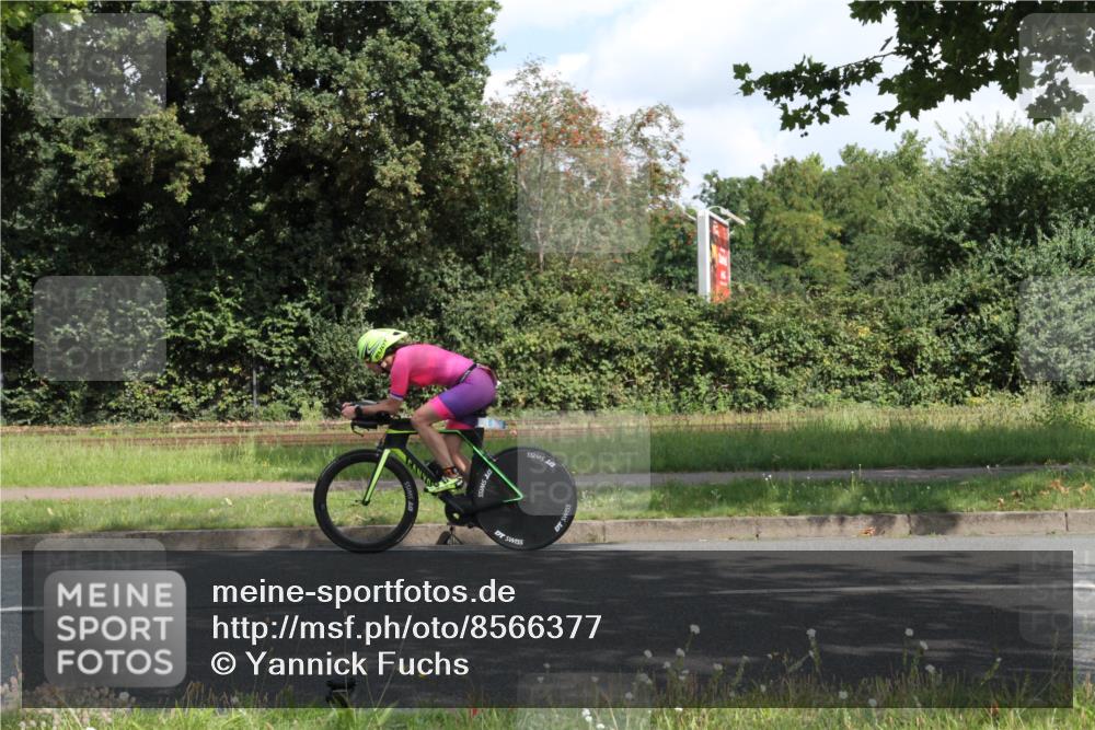 10.08.2025 - GEWOBA Citytriathlon Bremen Yannick Fuchs http://msf.ph/oto/8566377 10.08.2025 12:16:15 Radfahren 654, 820 meine-sportfotos.de