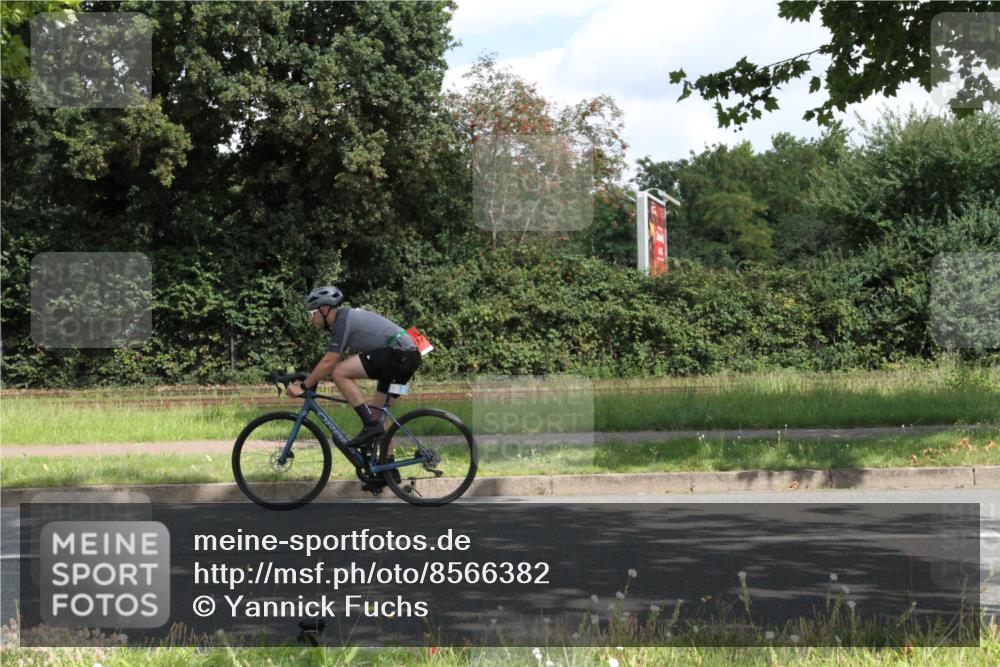 10.08.2025 - GEWOBA Citytriathlon Bremen Yannick Fuchs http://msf.ph/oto/8566382 10.08.2025 12:16:29 Radfahren 742, 768, 820, 843, 902 meine-sportfotos.de