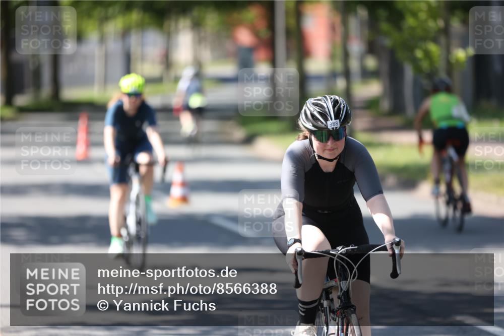 10.08.2025 - GEWOBA Citytriathlon Bremen Yannick Fuchs http://msf.ph/oto/8566388 10.08.2025 14:57:08 Radfahren 388, 414 meine-sportfotos.de