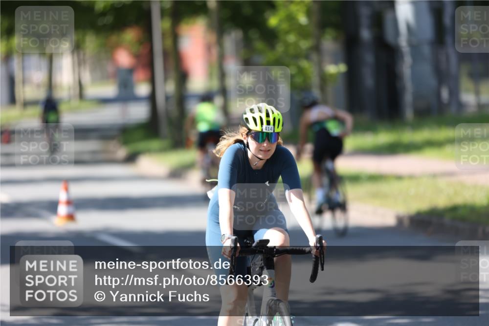 10.08.2025 - GEWOBA Citytriathlon Bremen Yannick Fuchs http://msf.ph/oto/8566393 10.08.2025 14:57:09 Radfahren 388, 414 meine-sportfotos.de