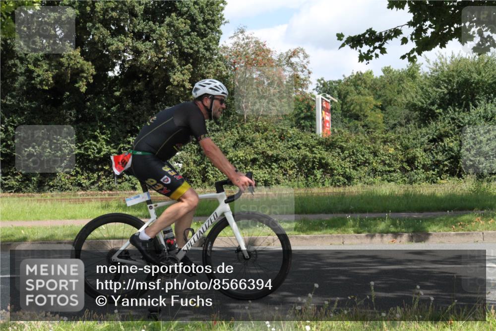 10.08.2025 - GEWOBA Citytriathlon Bremen Yannick Fuchs http://msf.ph/oto/8566394 10.08.2025 12:16:39 Radfahren 567, 742, 768, 783, 843, 902, 915, 1035, 1039 meine-sportfotos.de