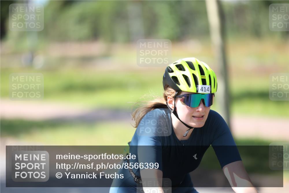 10.08.2025 - GEWOBA Citytriathlon Bremen Yannick Fuchs http://msf.ph/oto/8566399 10.08.2025 14:57:10 Radfahren 388, 414 meine-sportfotos.de