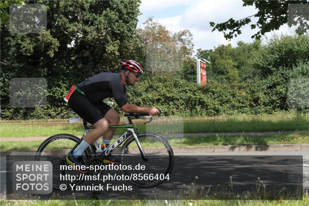 10.08.2025 - GEWOBA Citytriathlon Bremen Yannick Fuchs http://msf.ph/oto/8566404 10.08.2025 12:16:44 Radfahren 567, 742, 768, 783, 822, 843, 902, 915, 1010, 1035, 1039 meine-sportfotos.de