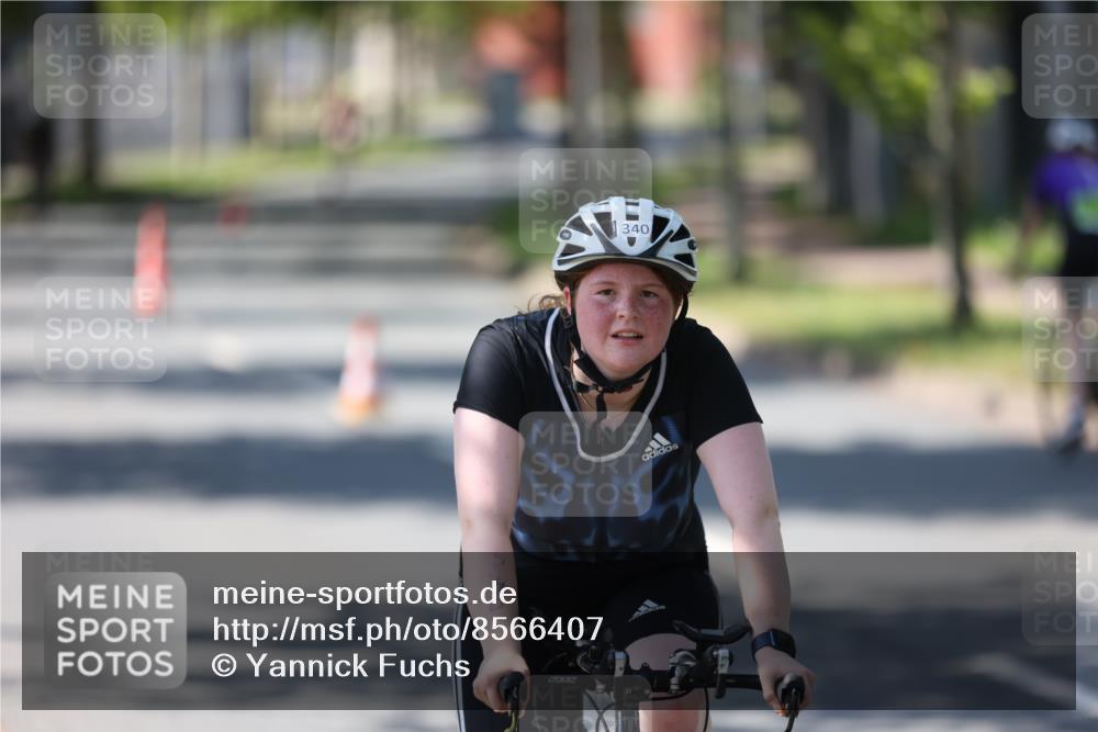 10.08.2025 - GEWOBA Citytriathlon Bremen Yannick Fuchs http://msf.ph/oto/8566407 10.08.2025 14:57:33 Radfahren 340, 398, 413, 420, 437, 452 meine-sportfotos.de
