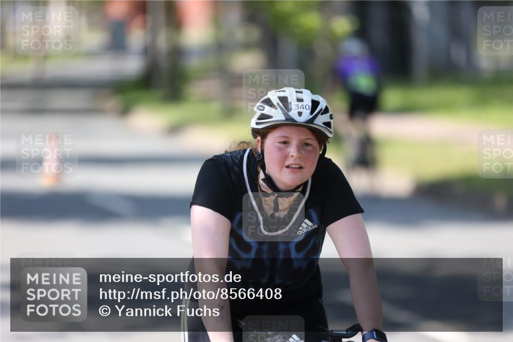 10.08.2025 - GEWOBA Citytriathlon Bremen Yannick Fuchs http://msf.ph/oto/8566408 10.08.2025 14:57:33 Radfahren 340, 398, 413, 420, 437, 452 meine-sportfotos.de