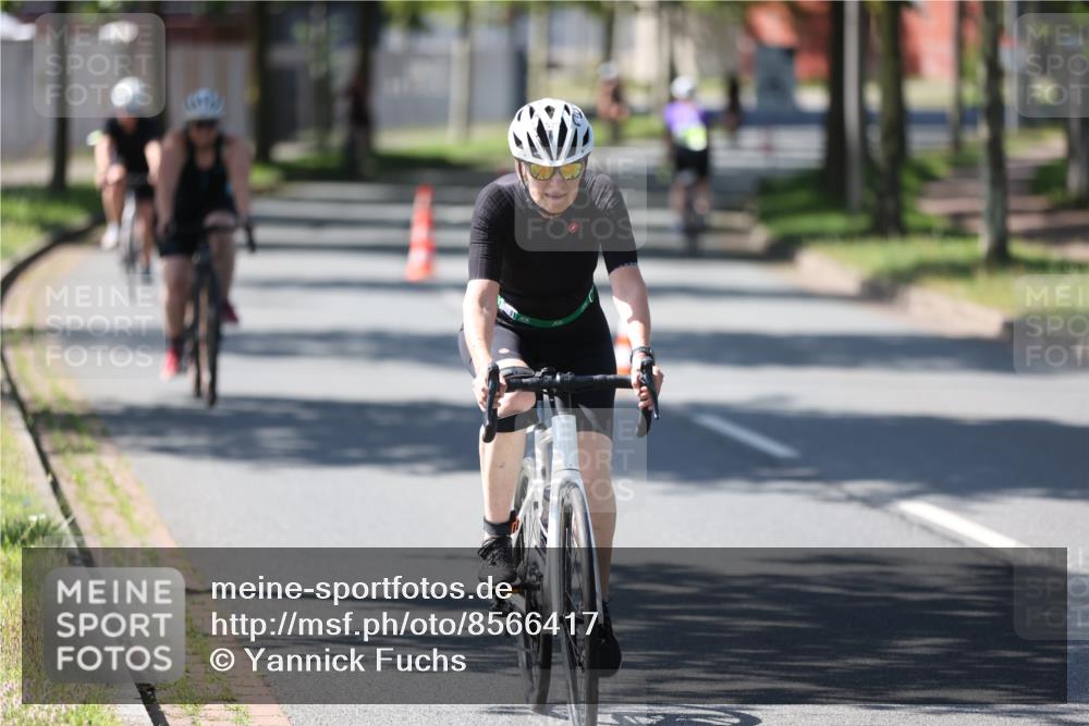 10.08.2025 - GEWOBA Citytriathlon Bremen Yannick Fuchs http://msf.ph/oto/8566417 10.08.2025 14:57:37 Radfahren 340, 398, 413, 420, 437, 452 meine-sportfotos.de