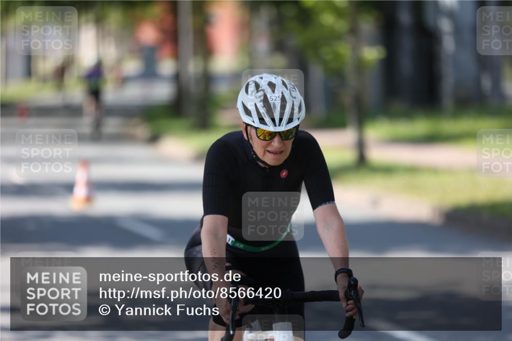 10.08.2025 - GEWOBA Citytriathlon Bremen Yannick Fuchs http://msf.ph/oto/8566420 10.08.2025 14:57:38 Radfahren 340, 398, 413, 420, 437, 452 meine-sportfotos.de