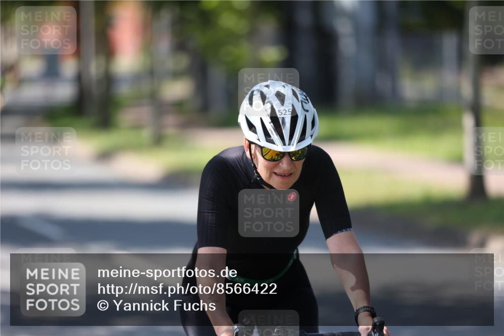 10.08.2025 - GEWOBA Citytriathlon Bremen Yannick Fuchs http://msf.ph/oto/8566422 10.08.2025 14:57:38 Radfahren 340, 398, 413, 420, 437, 452 meine-sportfotos.de