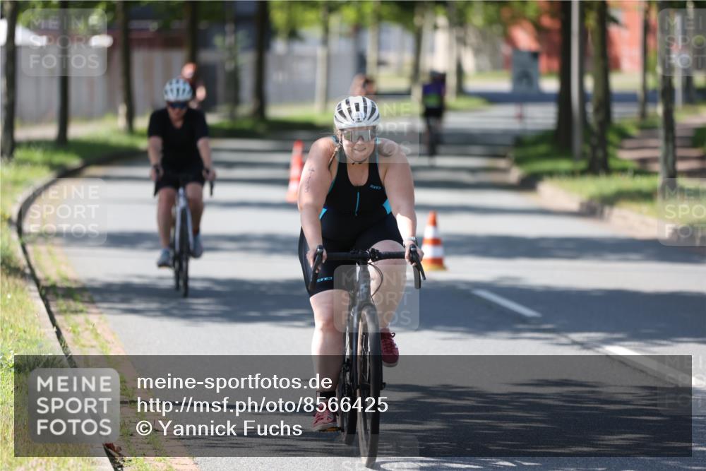 10.08.2025 - GEWOBA Citytriathlon Bremen Yannick Fuchs http://msf.ph/oto/8566425 10.08.2025 14:57:39 Radfahren 340, 398, 413, 420, 437, 452 meine-sportfotos.de