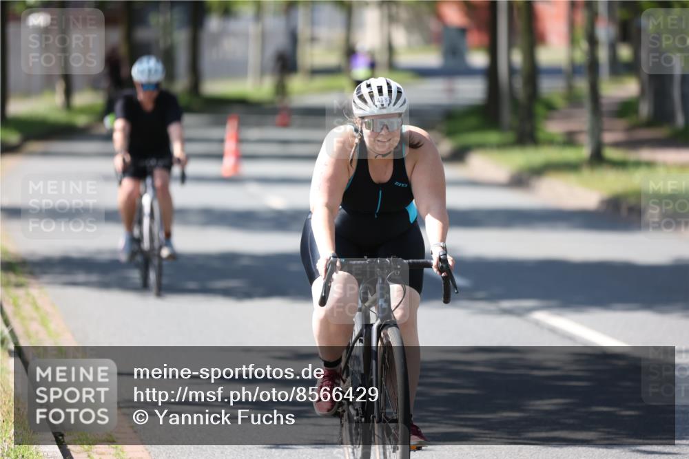 10.08.2025 - GEWOBA Citytriathlon Bremen Yannick Fuchs http://msf.ph/oto/8566429 10.08.2025 14:57:39 Radfahren 340, 398, 413, 420, 437, 452 meine-sportfotos.de