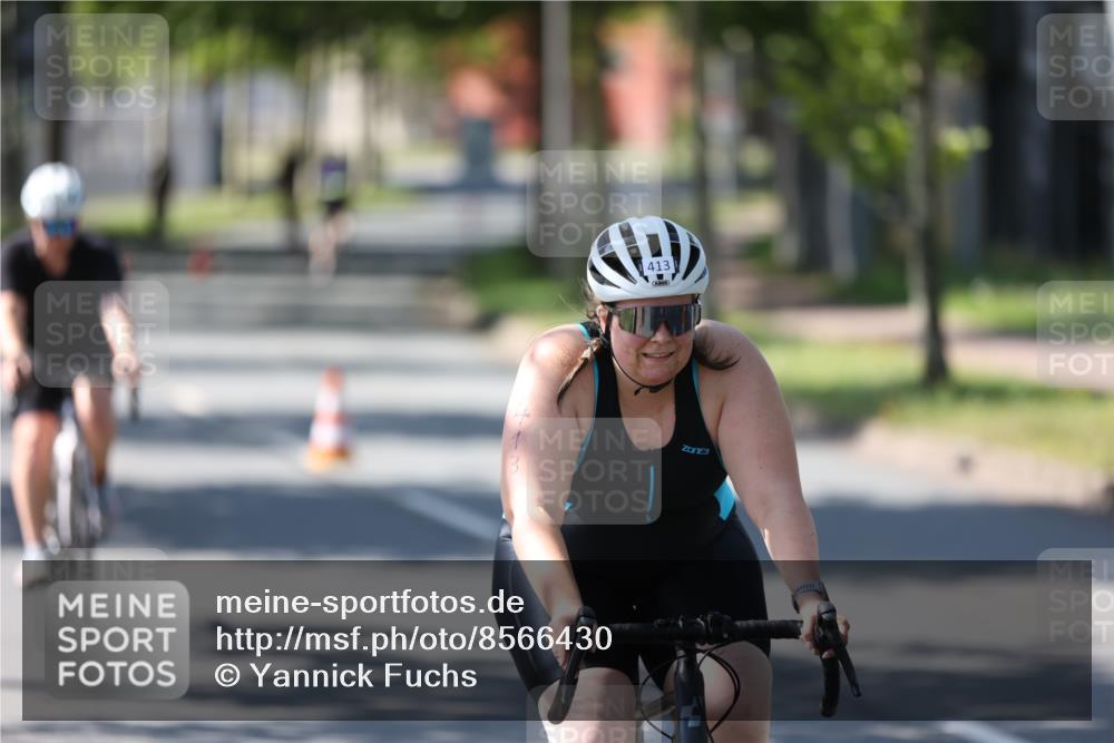 10.08.2025 - GEWOBA Citytriathlon Bremen Yannick Fuchs http://msf.ph/oto/8566430 10.08.2025 14:57:40 Radfahren 340, 398, 413, 420, 437, 452 meine-sportfotos.de