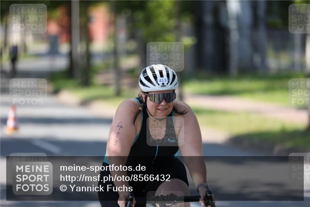 10.08.2025 - GEWOBA Citytriathlon Bremen Yannick Fuchs http://msf.ph/oto/8566432 10.08.2025 14:57:40 Radfahren 340, 398, 413, 420, 437, 452 meine-sportfotos.de