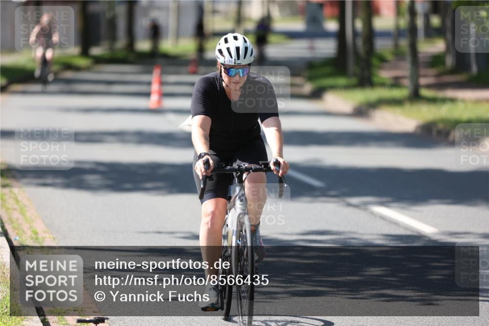 10.08.2025 - GEWOBA Citytriathlon Bremen Yannick Fuchs http://msf.ph/oto/8566435 10.08.2025 14:57:40 Radfahren 340, 398, 413, 420, 437, 452 meine-sportfotos.de