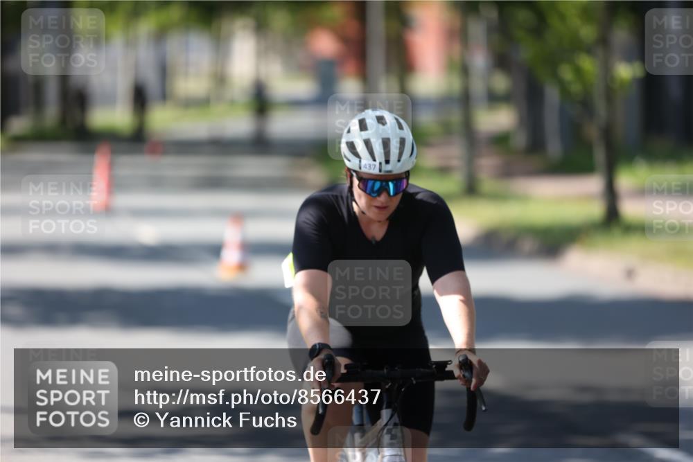 10.08.2025 - GEWOBA Citytriathlon Bremen Yannick Fuchs http://msf.ph/oto/8566437 10.08.2025 14:57:41 Radfahren 398, 413, 420, 437, 452 meine-sportfotos.de