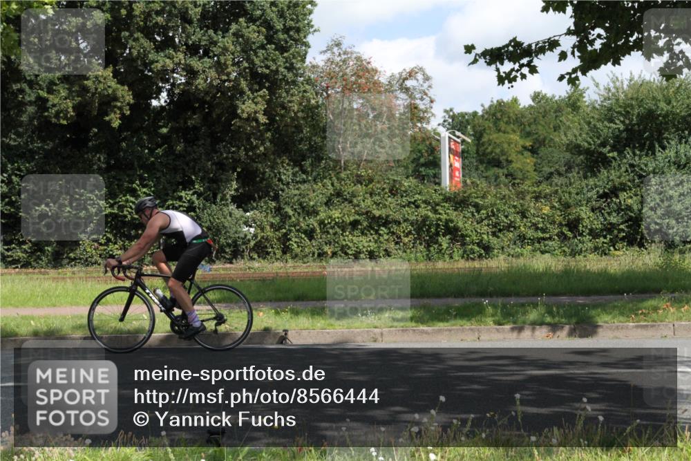 10.08.2025 - GEWOBA Citytriathlon Bremen Yannick Fuchs http://msf.ph/oto/8566444 10.08.2025 12:17:10 Radfahren 856, 877, 956, 1037 meine-sportfotos.de