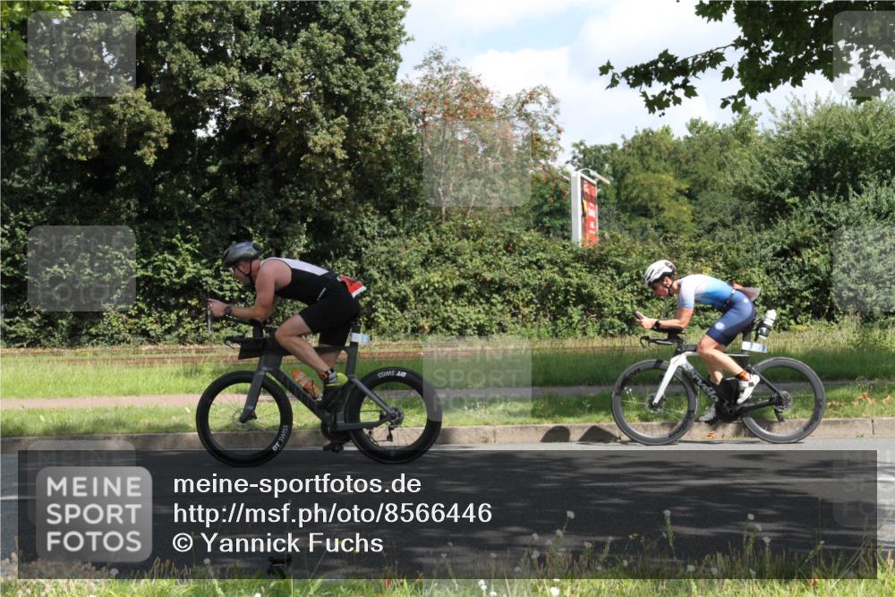 10.08.2025 - GEWOBA Citytriathlon Bremen Yannick Fuchs http://msf.ph/oto/8566446 10.08.2025 12:17:13 Radfahren 856, 956, 1037 meine-sportfotos.de