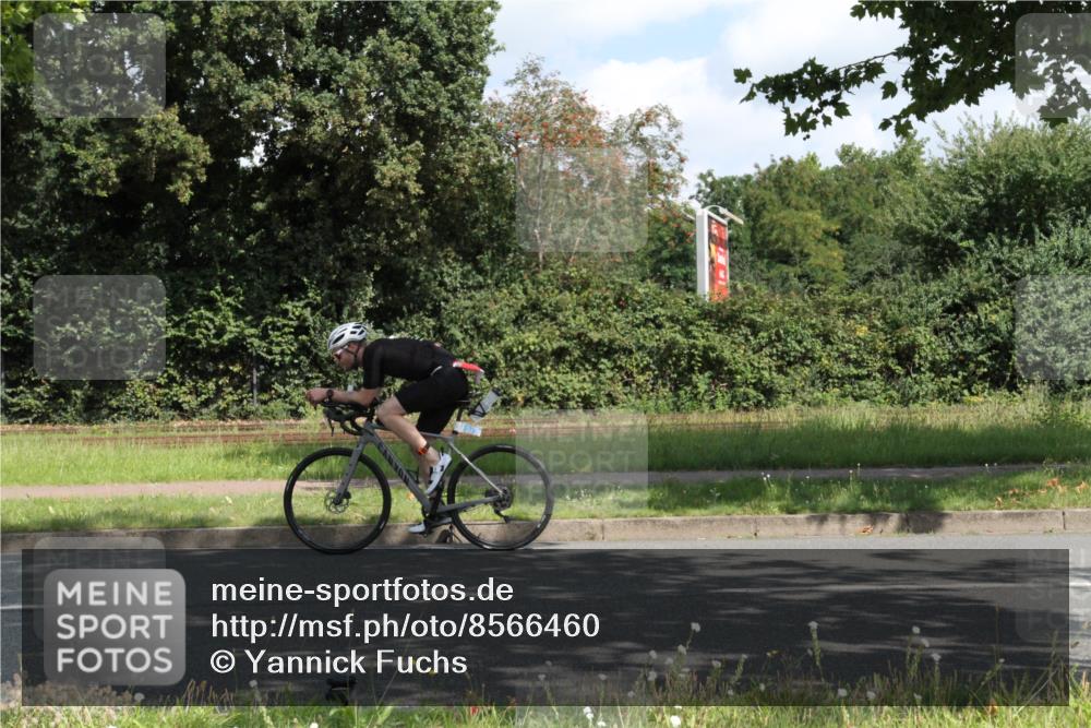 10.08.2025 - GEWOBA Citytriathlon Bremen Yannick Fuchs http://msf.ph/oto/8566460 10.08.2025 12:17:20 Radfahren 671, 856, 912, 956 meine-sportfotos.de
