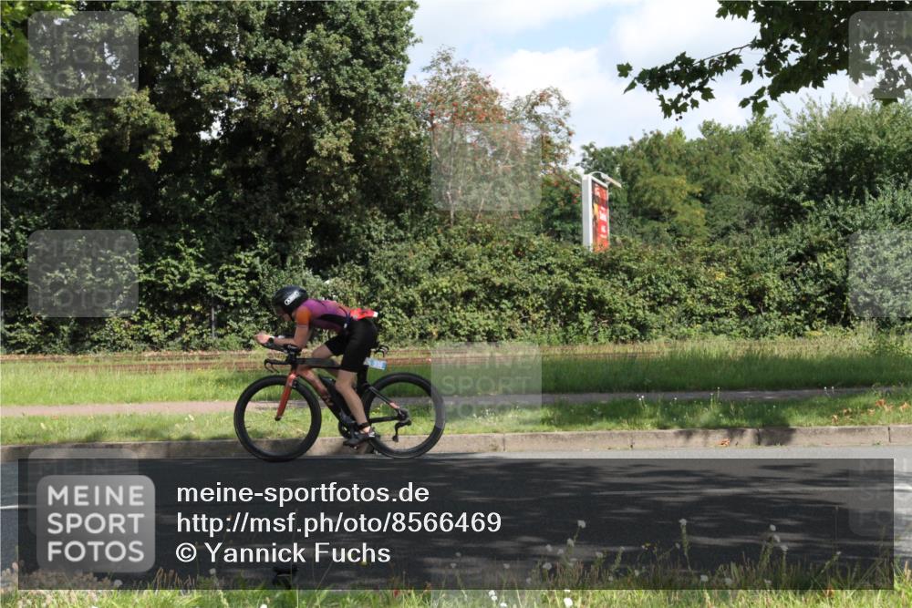 10.08.2025 - GEWOBA Citytriathlon Bremen Yannick Fuchs http://msf.ph/oto/8566469 10.08.2025 12:17:25 Radfahren 671, 766, 856, 912 meine-sportfotos.de