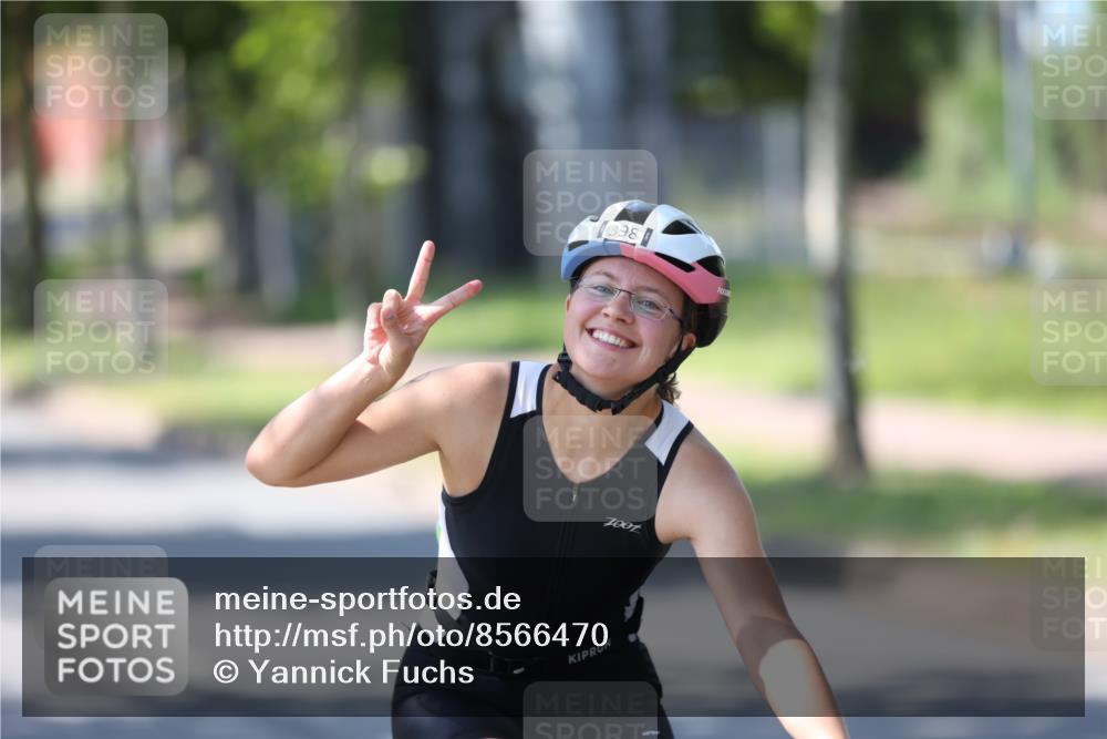 10.08.2025 - GEWOBA Citytriathlon Bremen Yannick Fuchs http://msf.ph/oto/8566470 10.08.2025 14:57:53 Radfahren 398, 420, 452 meine-sportfotos.de