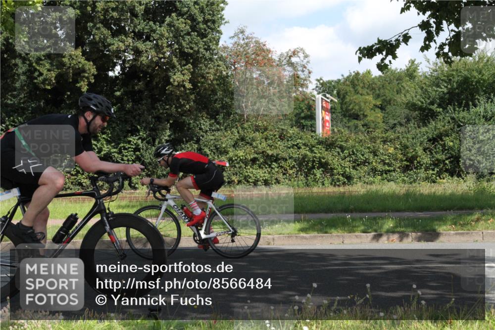 10.08.2025 - GEWOBA Citytriathlon Bremen Yannick Fuchs http://msf.ph/oto/8566484 10.08.2025 12:17:39 Radfahren 560, 566, 671, 766, 912, 1025 meine-sportfotos.de