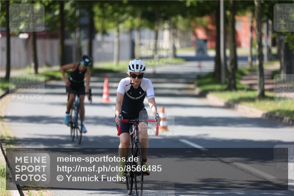 10.08.2025 - GEWOBA Citytriathlon Bremen Yannick Fuchs http://msf.ph/oto/8566485 10.08.2025 14:58:13 Radfahren 425, 512, 515 meine-sportfotos.de