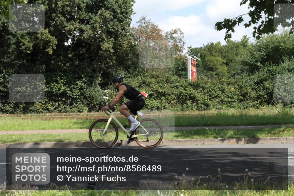 10.08.2025 - GEWOBA Citytriathlon Bremen Yannick Fuchs http://msf.ph/oto/8566489 10.08.2025 12:17:40 Radfahren 560, 566, 766, 912, 1025 meine-sportfotos.de
