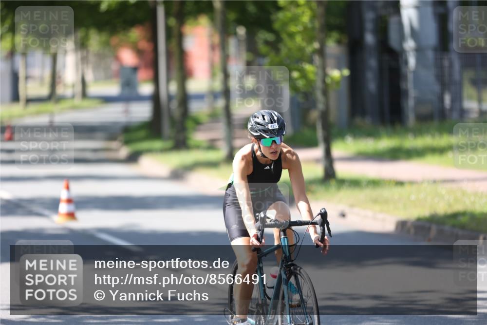 10.08.2025 - GEWOBA Citytriathlon Bremen Yannick Fuchs http://msf.ph/oto/8566491 10.08.2025 14:58:15 Radfahren 425, 512, 515 meine-sportfotos.de