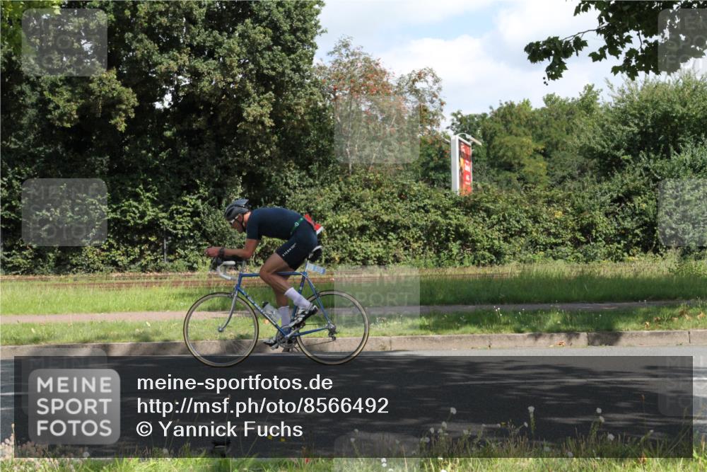10.08.2025 - GEWOBA Citytriathlon Bremen Yannick Fuchs http://msf.ph/oto/8566492 10.08.2025 12:17:42 Radfahren 560, 566, 741, 765, 766, 912, 1025 meine-sportfotos.de
