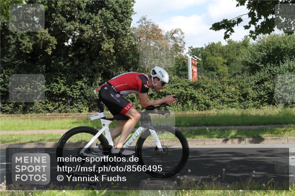 10.08.2025 - GEWOBA Citytriathlon Bremen Yannick Fuchs http://msf.ph/oto/8566495 10.08.2025 12:17:43 Radfahren 560, 566, 741, 765, 766, 912, 1025 meine-sportfotos.de
