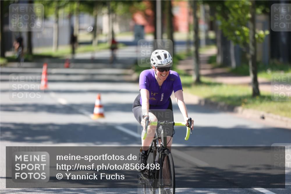 10.08.2025 - GEWOBA Citytriathlon Bremen Yannick Fuchs http://msf.ph/oto/8566498 10.08.2025 14:58:41 Radfahren 319, 421, 521 meine-sportfotos.de