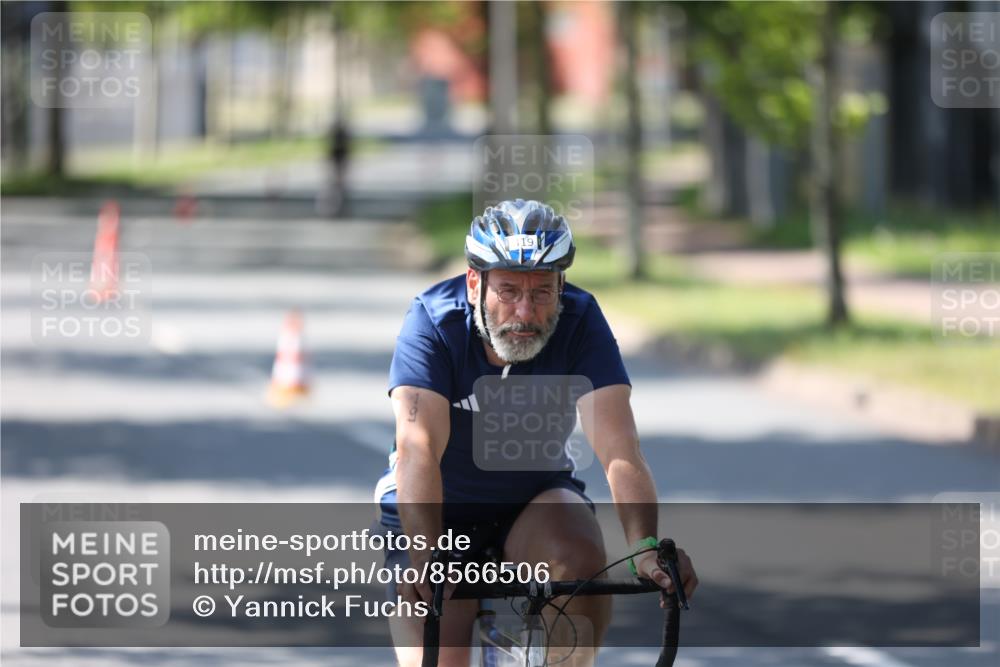 10.08.2025 - GEWOBA Citytriathlon Bremen Yannick Fuchs http://msf.ph/oto/8566506 10.08.2025 14:58:51 Radfahren 319, 521 meine-sportfotos.de
