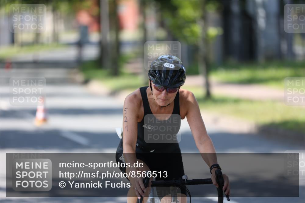 10.08.2025 - GEWOBA Citytriathlon Bremen Yannick Fuchs http://msf.ph/oto/8566513 10.08.2025 14:58:54 Radfahren 319, 521 meine-sportfotos.de