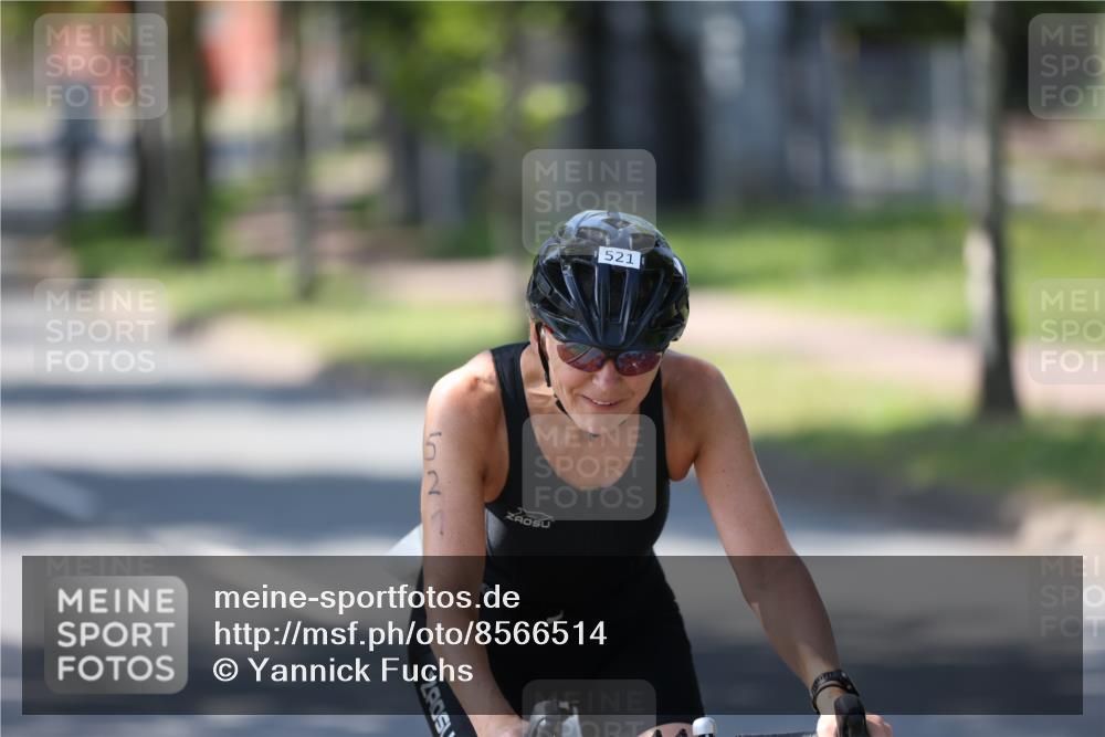 10.08.2025 - GEWOBA Citytriathlon Bremen Yannick Fuchs http://msf.ph/oto/8566514 10.08.2025 14:58:54 Radfahren 319, 521 meine-sportfotos.de