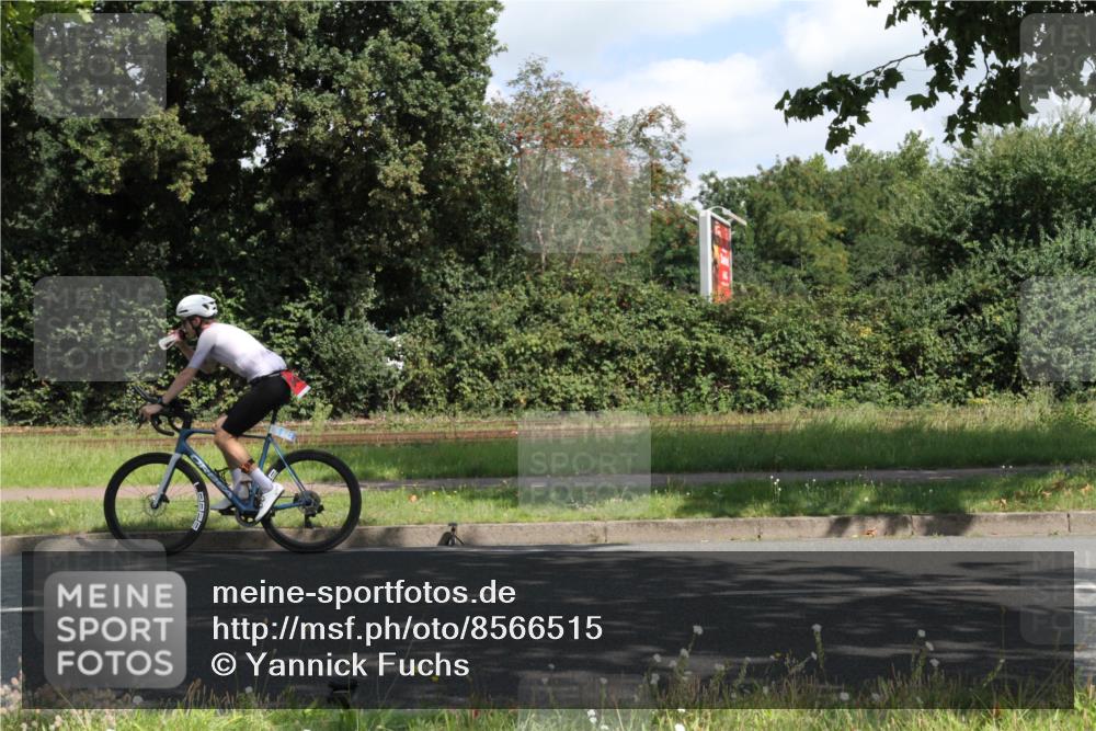 10.08.2025 - GEWOBA Citytriathlon Bremen Yannick Fuchs http://msf.ph/oto/8566515 10.08.2025 12:17:50 Radfahren 560, 566, 741, 765, 766, 933, 1025 meine-sportfotos.de