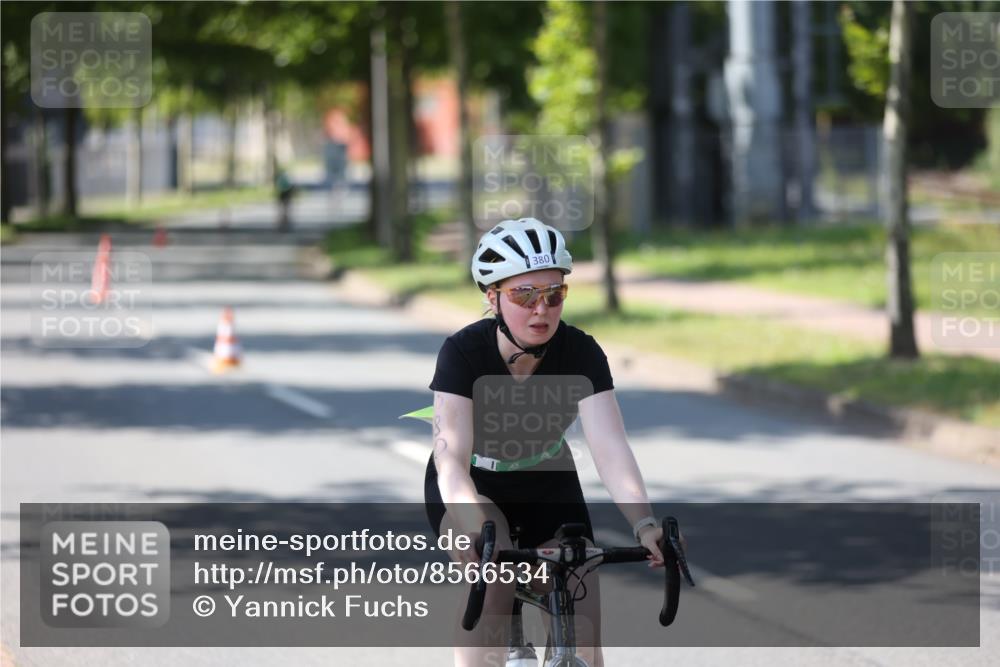 10.08.2025 - GEWOBA Citytriathlon Bremen Yannick Fuchs http://msf.ph/oto/8566534 10.08.2025 14:59:50 Radfahren 339, 380 meine-sportfotos.de