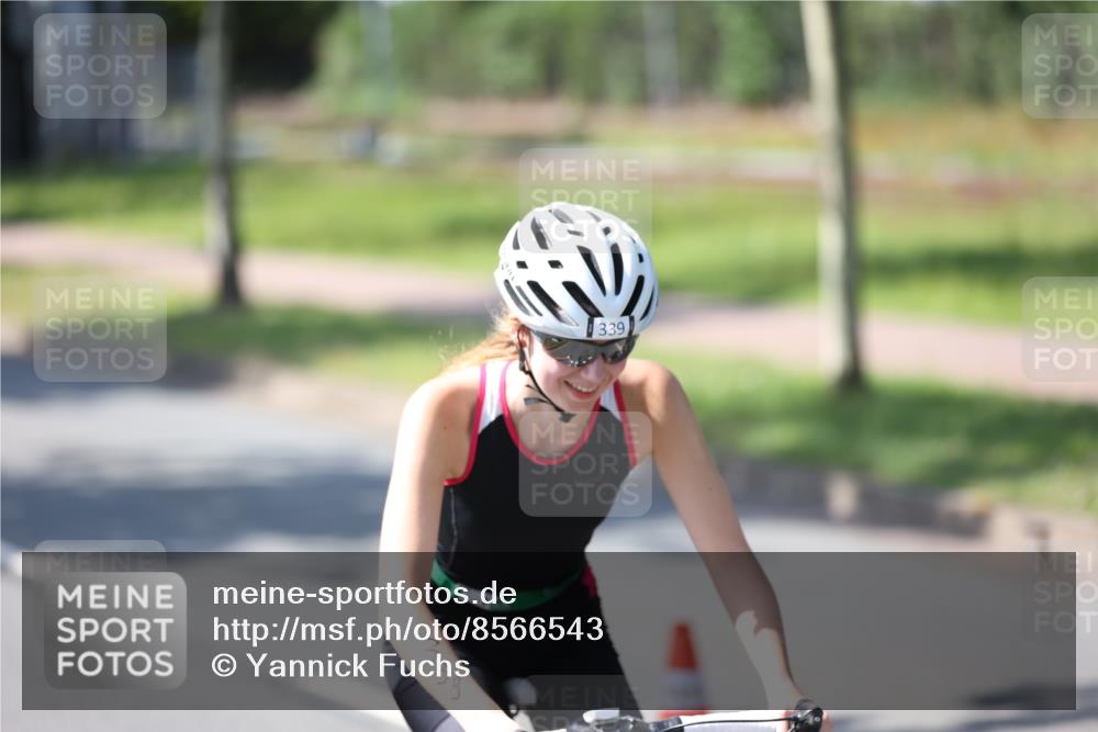 10.08.2025 - GEWOBA Citytriathlon Bremen Yannick Fuchs http://msf.ph/oto/8566543 10.08.2025 15:00:08 Radfahren 339 meine-sportfotos.de