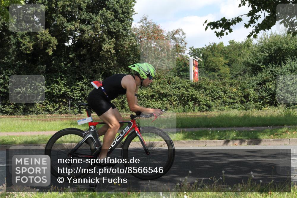 10.08.2025 - GEWOBA Citytriathlon Bremen Yannick Fuchs http://msf.ph/oto/8566546 10.08.2025 12:18:04 Radfahren 553, 560, 579, 582, 741, 765, 794, 833, 867, 933, 966, 977 meine-sportfotos.de