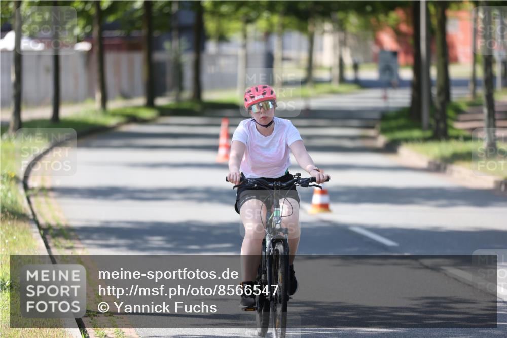 10.08.2025 - GEWOBA Citytriathlon Bremen Yannick Fuchs http://msf.ph/oto/8566547 10.08.2025 15:02:41 Radfahren 236, 391 meine-sportfotos.de