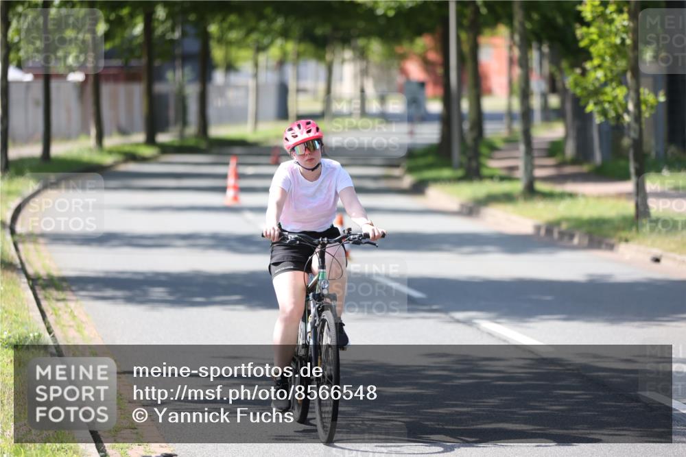 10.08.2025 - GEWOBA Citytriathlon Bremen Yannick Fuchs http://msf.ph/oto/8566548 10.08.2025 15:02:41 Radfahren 236, 391 meine-sportfotos.de