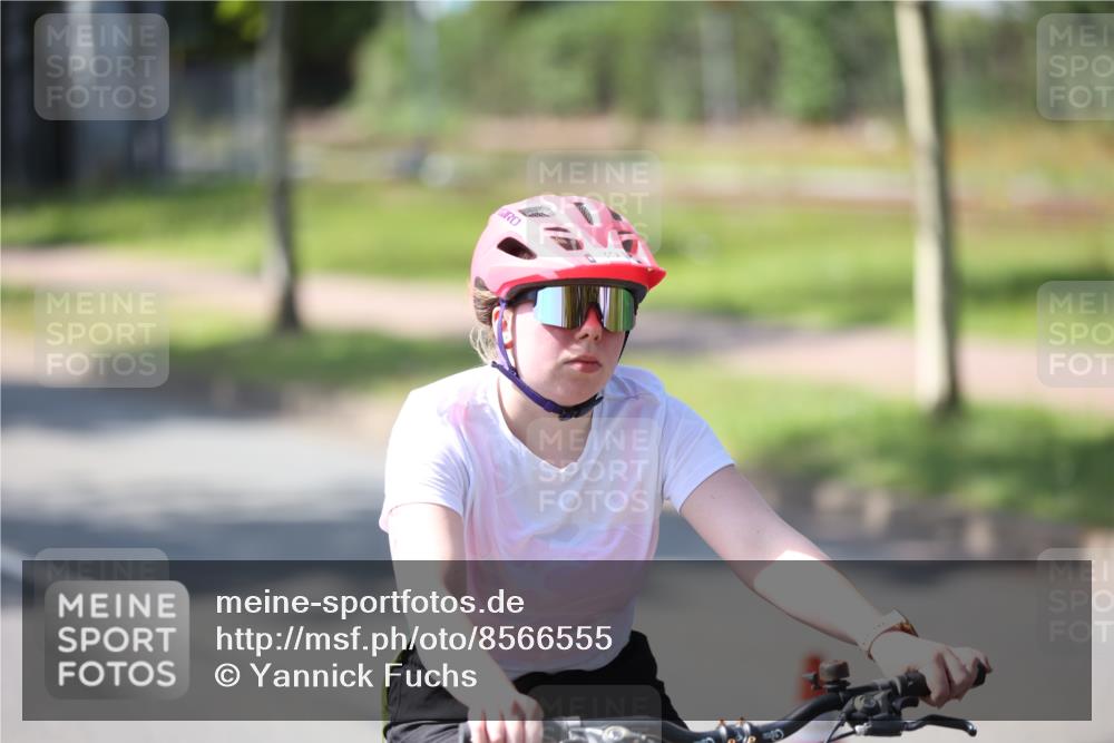 10.08.2025 - GEWOBA Citytriathlon Bremen Yannick Fuchs http://msf.ph/oto/8566555 10.08.2025 15:02:43 Radfahren 236, 391 meine-sportfotos.de