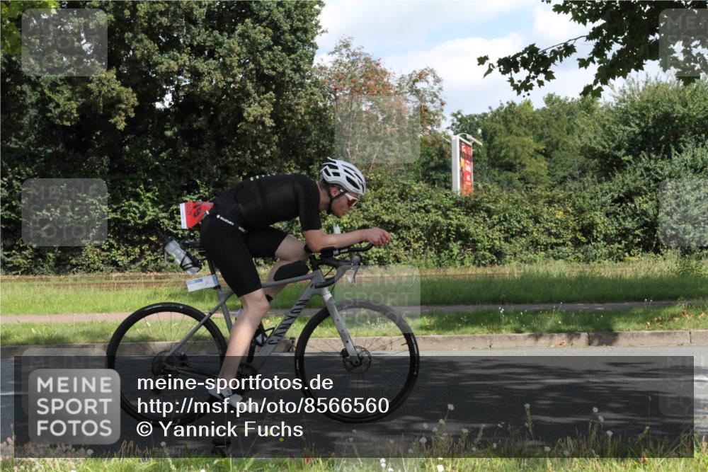 10.08.2025 - GEWOBA Citytriathlon Bremen Yannick Fuchs http://msf.ph/oto/8566560 10.08.2025 12:18:12 Radfahren 553, 579, 582, 794, 833, 867, 914, 966, 973, 977 meine-sportfotos.de