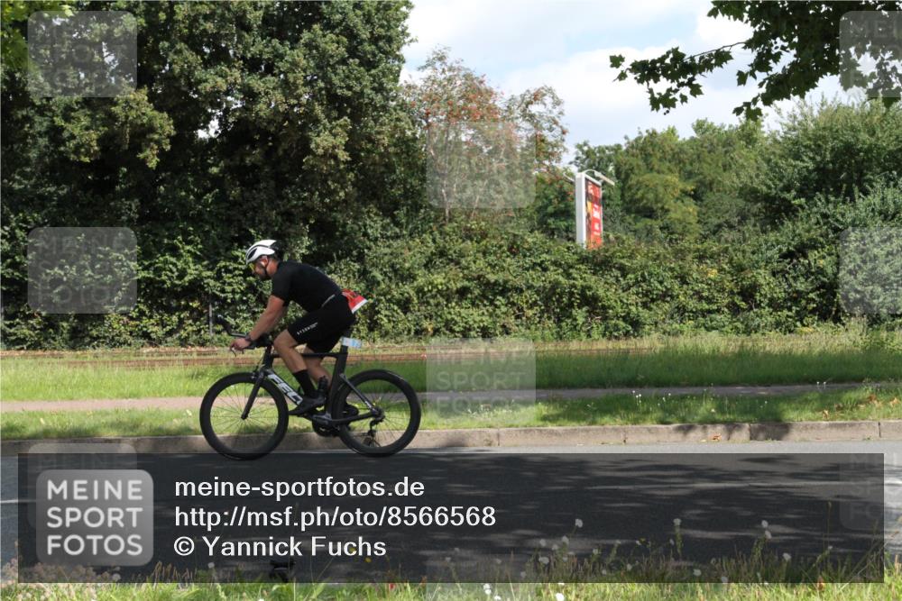 10.08.2025 - GEWOBA Citytriathlon Bremen Yannick Fuchs http://msf.ph/oto/8566568 10.08.2025 12:18:22 Radfahren 579, 582, 637, 678, 680, 763, 833, 855, 914, 919, 973 meine-sportfotos.de