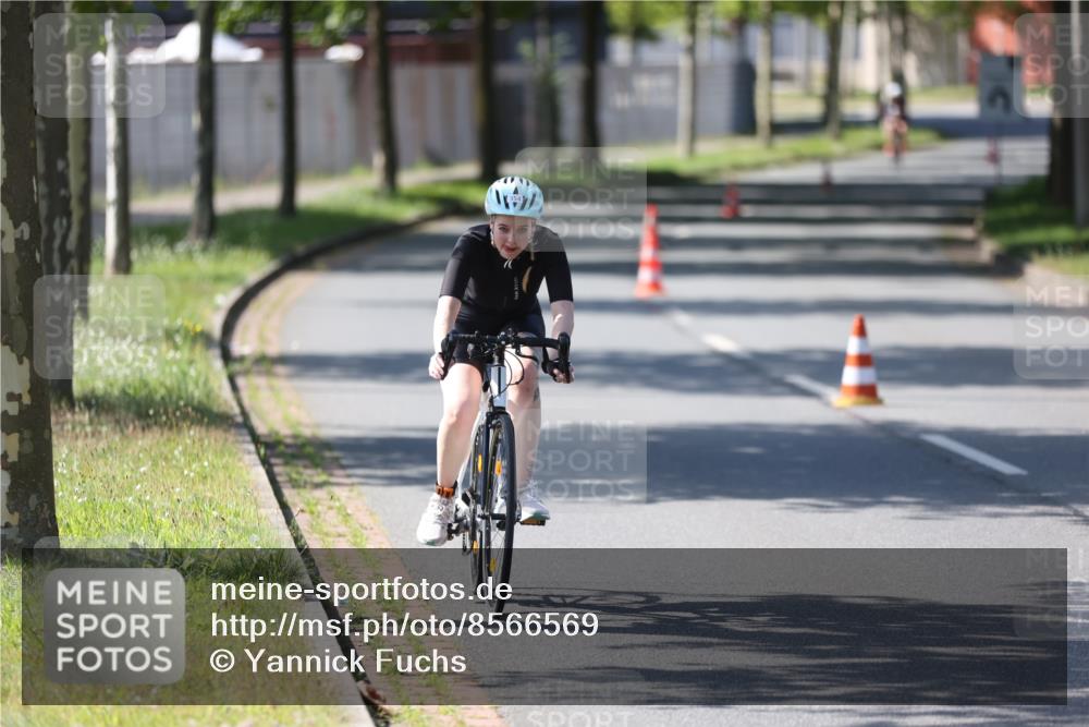 10.08.2025 - GEWOBA Citytriathlon Bremen Yannick Fuchs http://msf.ph/oto/8566569 10.08.2025 15:03:00 Radfahren 236, 354, 529 meine-sportfotos.de